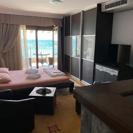 Apartments Lungo Mare Светі-Стефан Екстер'єр фото