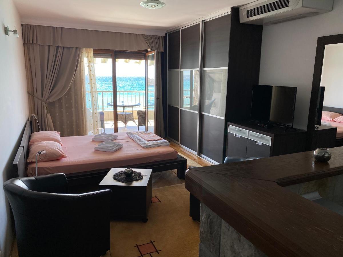 Lungo Mare * Sveti Stefan