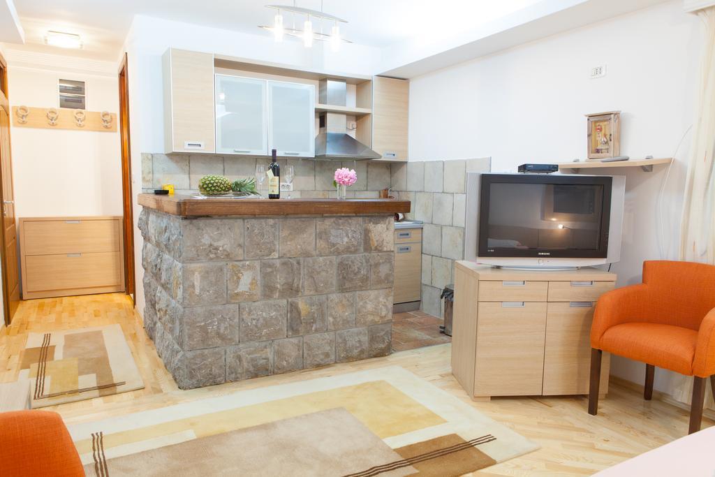 Apartment Lungo Mare Sveti Stefan